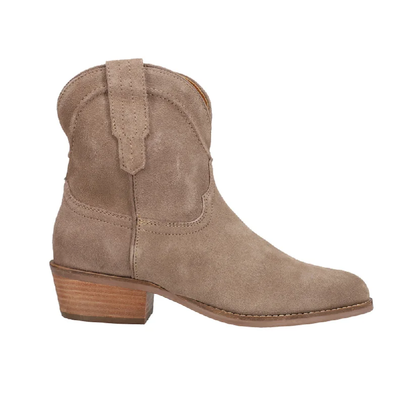 Tumbleweed Pull On Round Toe Booties