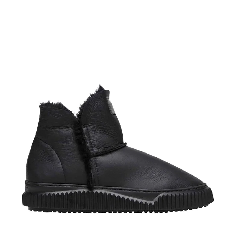 Land Black Sheepskin Moon Boots